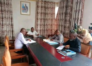 Kongo Central : Papy Mantezolo, Pierre Kabangu Nsalambi et Guylain Phanzu autour d’une même table pour la première réunion du Bureau de l’Assemblée Provinciale depuis le dernier arrêt de la Cour Constitutionnelle