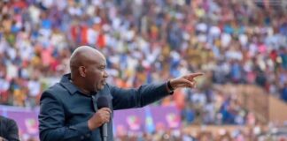 Kinshasa : le Prophète Jules Mulindwa et ses fidèles ont dit oui au changement de la constitution